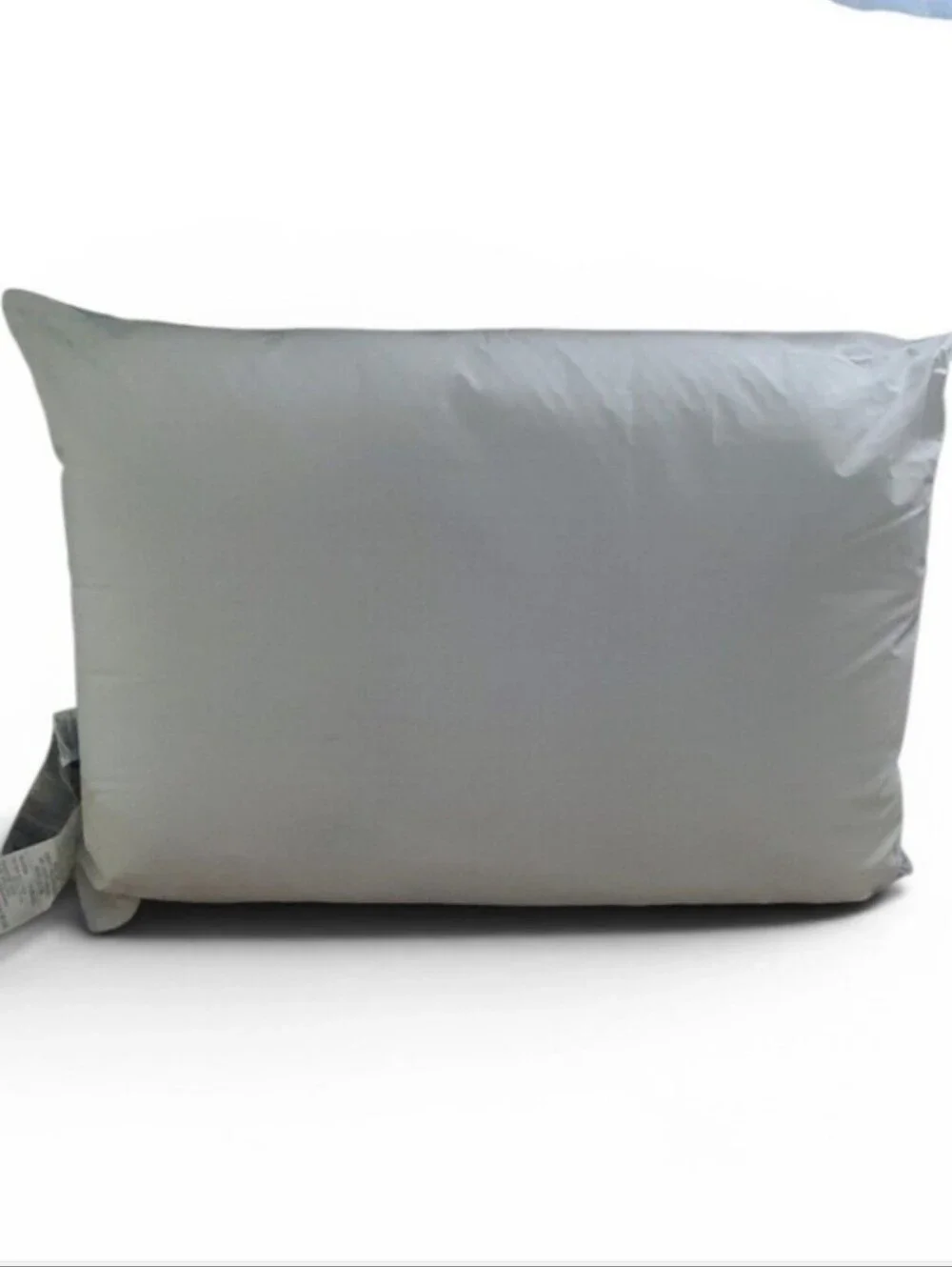 Brand New Nestwell Cool & Comfortable Standard Queen Pillow - White (Set of 2)